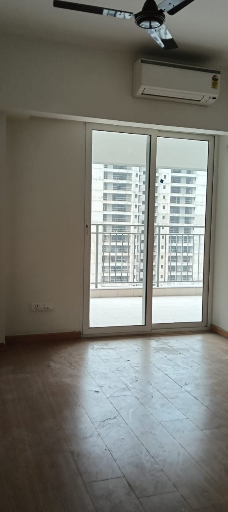 Room, godrej-woods 4 Bedroom 3100 Sq.Ft. Apartment In Sector 43 Noida 8987399