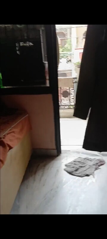 Furnished Amenities in 3 BHK Builder Floor at Vaishali Sector 5 – for Sale