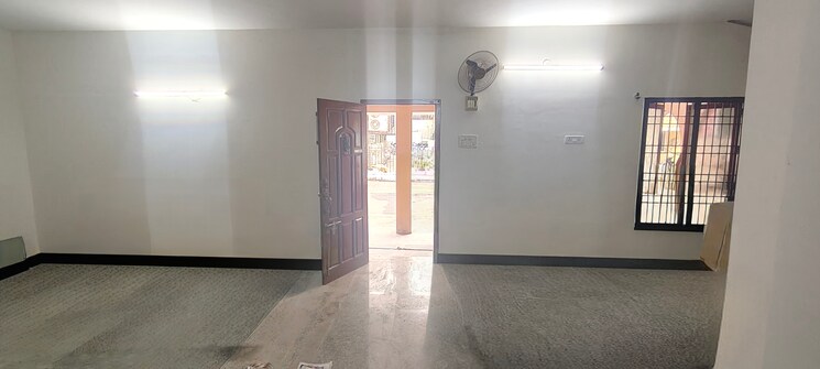 Room, gopalapuram Commercial Office Space 1500 Sq.Ft. In Gopalapuram Chennai 8987435