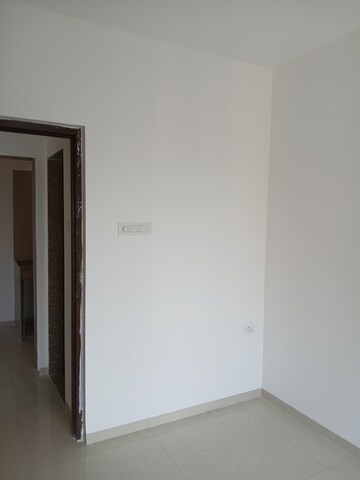 Furnished Amenities in 1 BHK Apartment at Avant Hillway, Goregaon East – for Rent