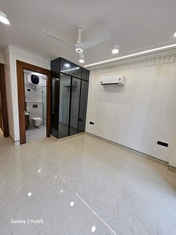 Staircase in 4 BHK Builder Floor at Sector 46 – for Sale