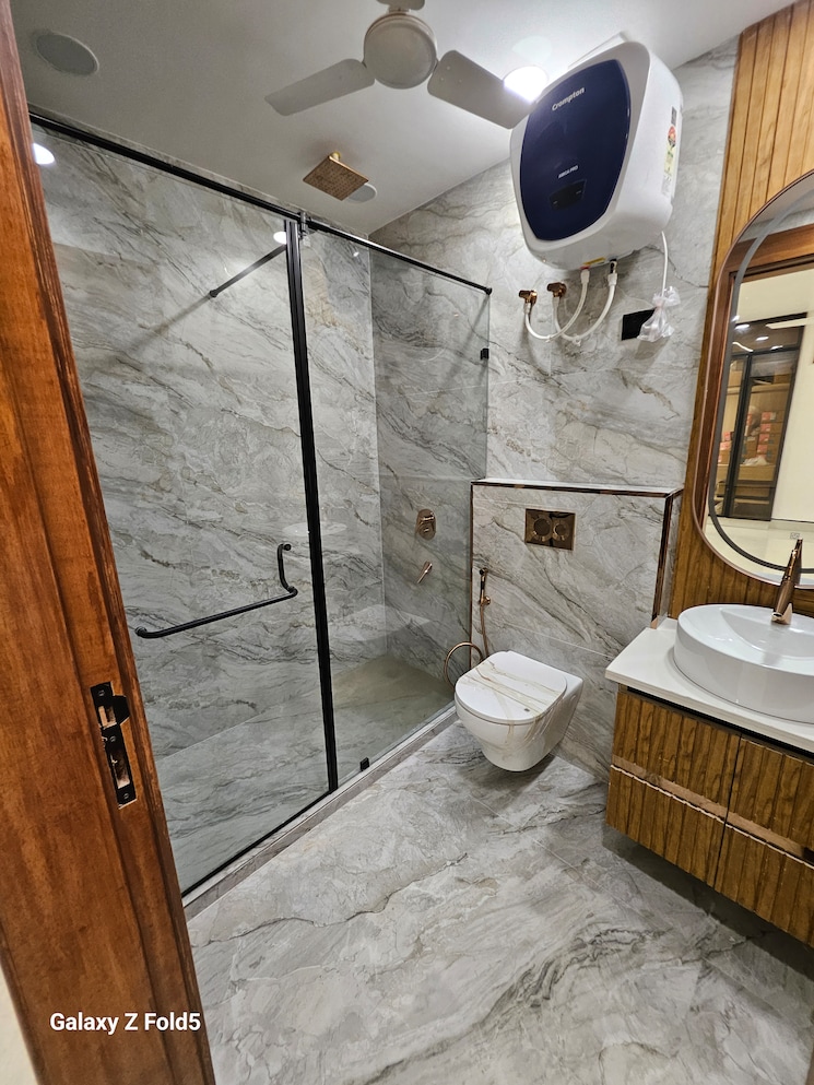 Balcony, sector 46 4 Bedroom 350 Sq.Yd. Builder Floor In Sector 46 Faridabad 8987477