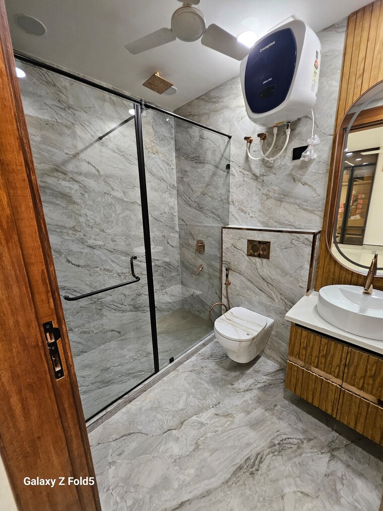 Balcony, sector 46 4 Bedroom 350 Sq.Yd. Builder Floor In Sector 46 Faridabad 8987477