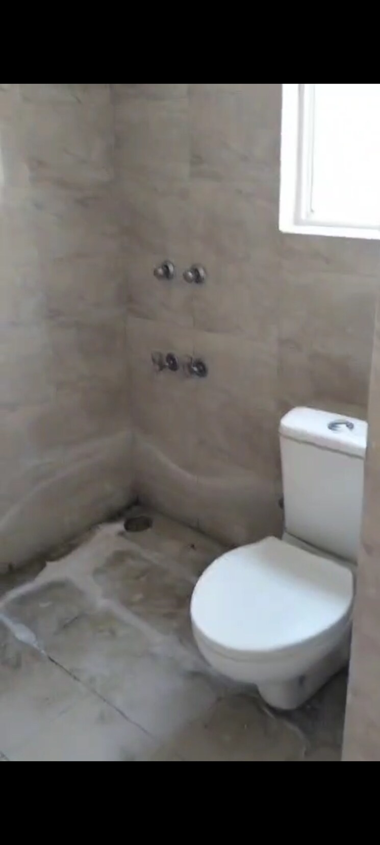 Bathroom, wave-dream-homes 3 Bedroom 1049 Sq.Ft. Apartment In Wave City Ghaziabad 8987466