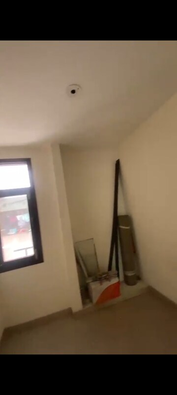 Furnished Amenities in 2.5 BHK Builder Floor at Wave Prime Floors, Wave City – for Rent
