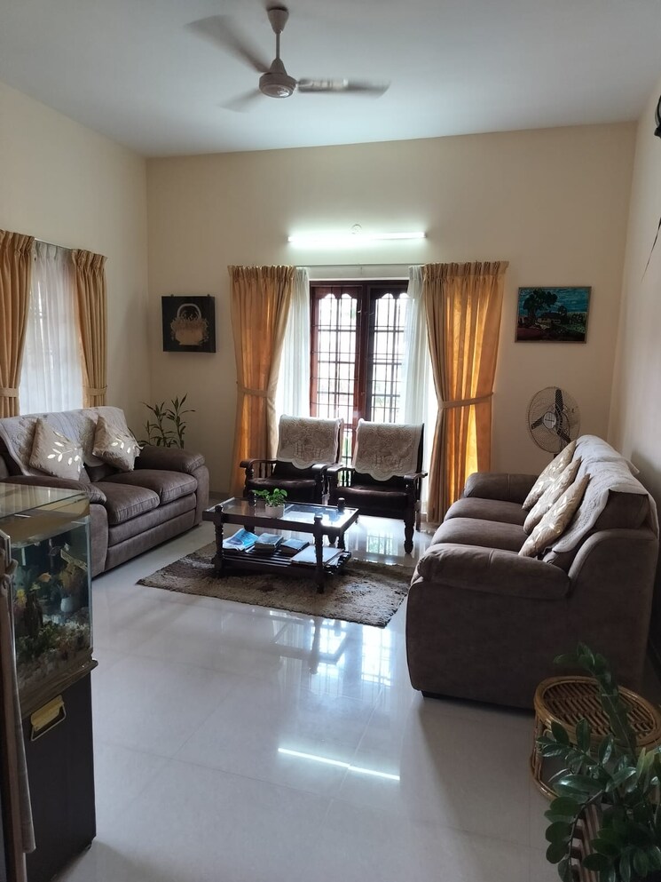 Living Room, vyttila 4 Bedroom 3000 Sq.Ft. Independent House In Vyttila Kochi 8979477