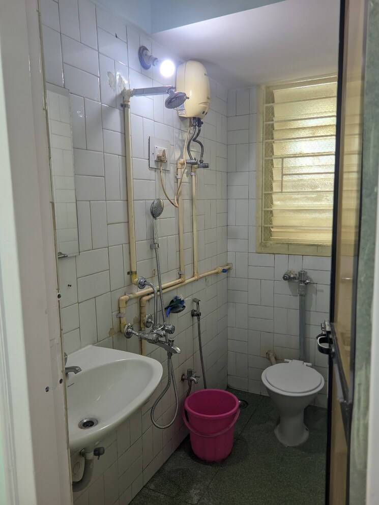 Bathroom, munna-villa 2 Bedroom 680 Sq.Ft. Apartment In Mahim Mumbai 8987509