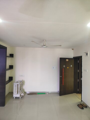 Room in 3 BHK Apartment at Adajan – for Rent