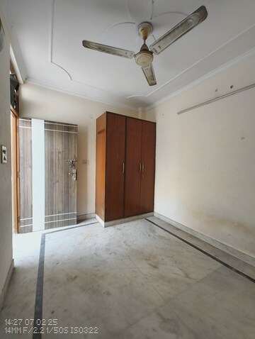 2 BHK Builder Floor For Rent in Govindpuri