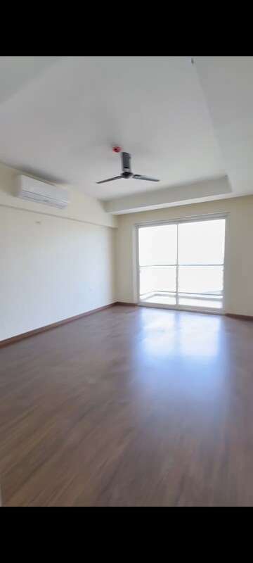 Room in 3 BHK Apartment at Landmark The Residency, Sector 103 – for Sale