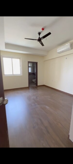 Room in 4 BHK Apartment at ATS Triumph, Sector 104 – for Sale