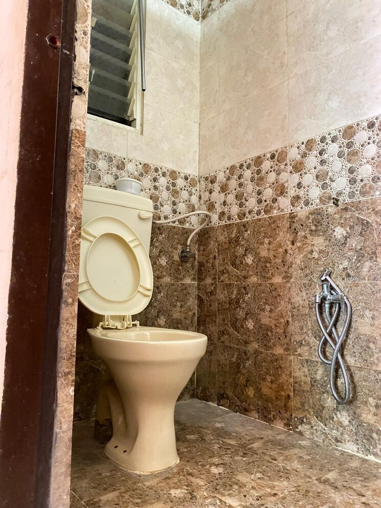 Bathroom, sara-crystal-apartments 2 Bedroom 811 Sq.Ft. Apartment In Kondhwa Pune 8987591