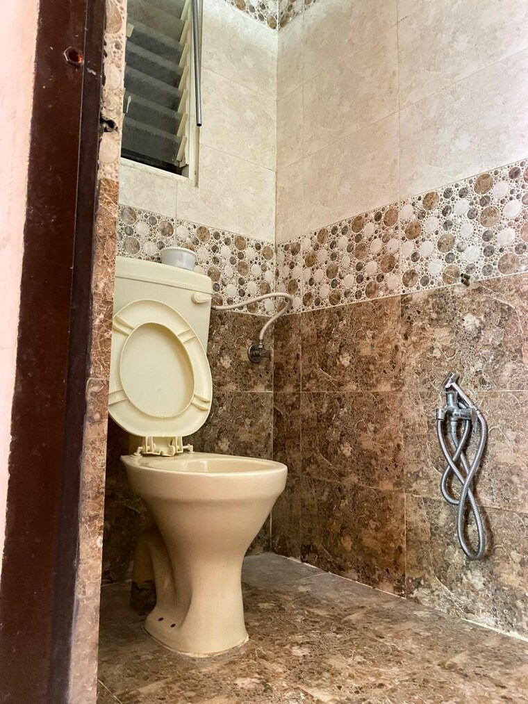 Bathroom, sara-crystal-apartments 2 Bedroom 811 Sq.Ft. Apartment In Kondhwa Pune 8987591