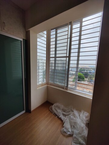 Room in 2 BHK Apartment at Mana Capitol, Sarjapur Road – for Rent