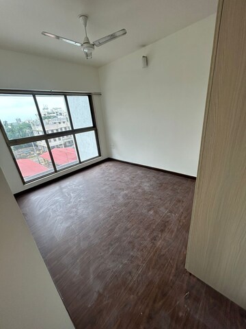 Room in 3 BHK Apartment at Raj Infinia, Malad West – for Rent