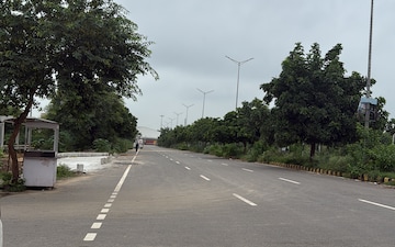 Plot For Sale in New Palam Vihar 3, Choma