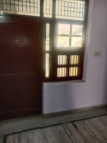  2 BHK Builder Floor at Sector 25 – for Rent