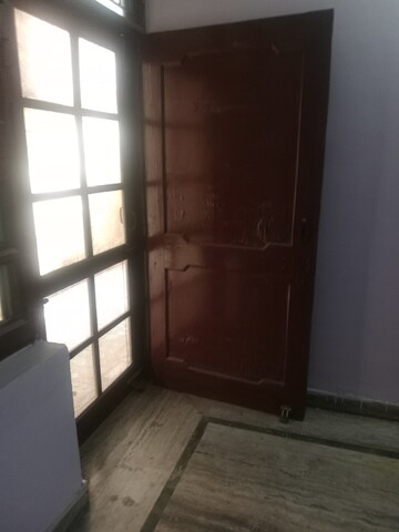 Room in 2 BHK Builder Floor at Sector 25 – for Rent
