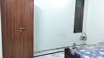 Room in 2 BHK Builder Floor at Green Fields Colony – for Rent