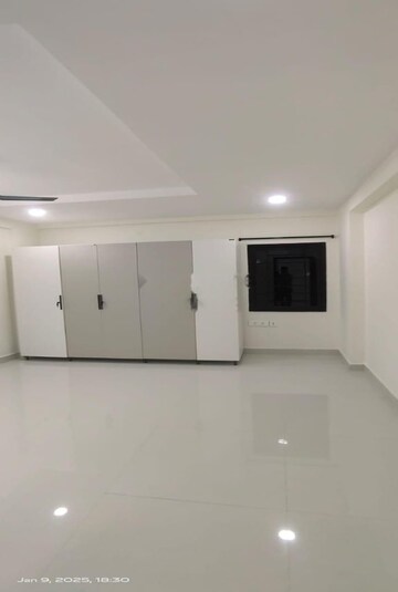 Room in 4 BHK Apartment at Gowra Fountainhead, Madhapur – for Rent