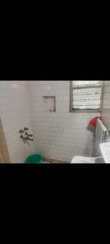 Master Bedroom in 3 BHK Builder Floor at Alaknanda – for Rent