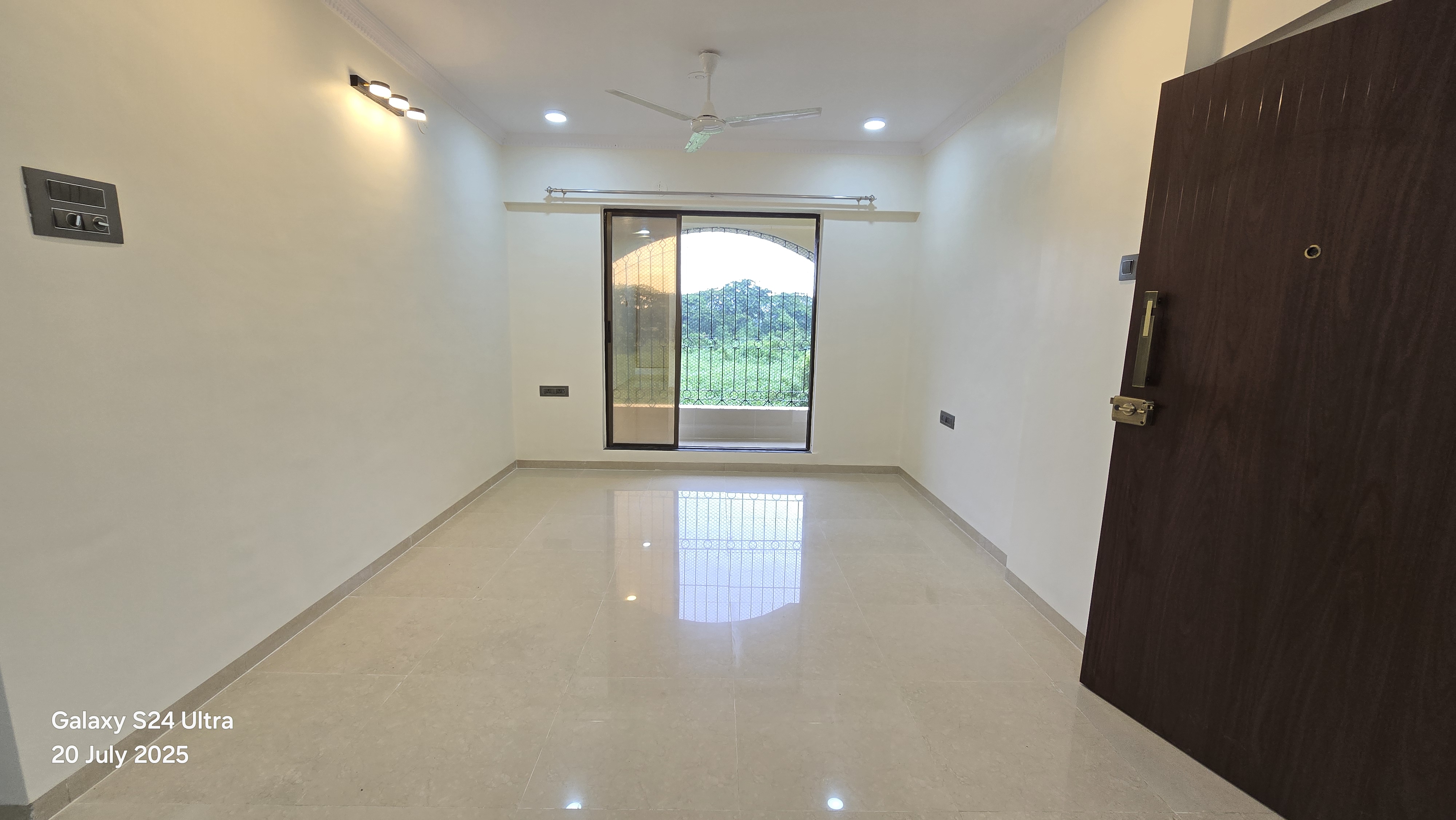 2 BHK 985 Sq.Ft. Apartment in Krishna Paradise Malad