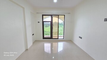 Bedroom in 2 BHK Apartment at Krishna Paradise Malad, Malad West – for Rent
