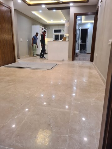 Room in 4 BHK Apartment at Greater Kailash ii – for Rent