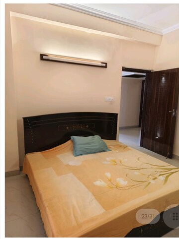 Bedroom in 3 BHK Apartment at Gomti Nagar – for Rent