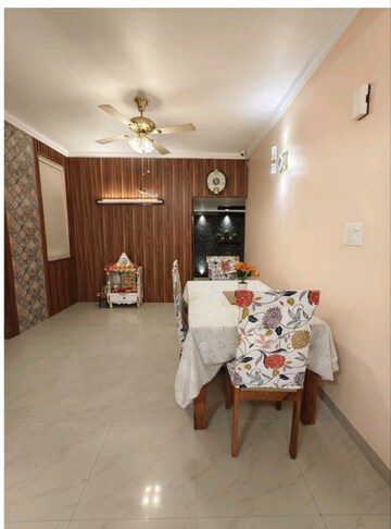 Bedroom in 3 BHK Apartment at Gomti Nagar – for Rent