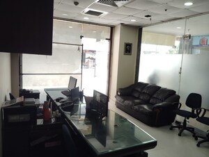 Team Area in 3 BHK Apartment at Unitech Heritage City, Sector 25 – for Sale