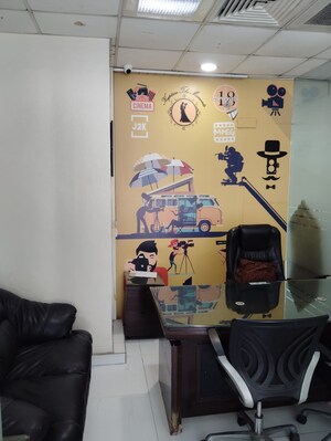 Furnished Amenities in 3 BHK Apartment at Unitech Heritage City, Sector 25 – for Sale