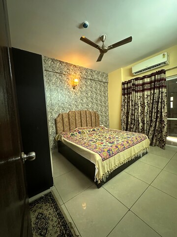 Bedroom in 4 BHK Apartment at Landcraft Golf Links, Pandav Nagar – for Sale