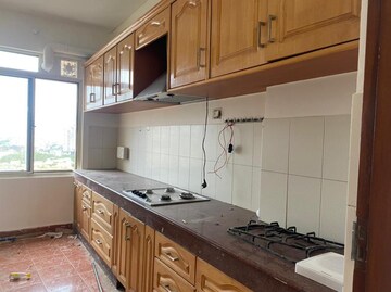 Kitchen in 4 BHK Builder Floor at DLF Building 10, Dlf Phase ii – for Sale