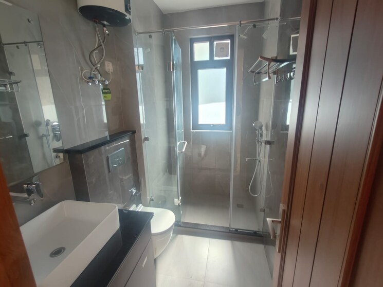 Bathroom, super-mart-1 4 Bedroom 502 Sq.Yd. Builder Floor In Sector 27 Gurgaon 8987905