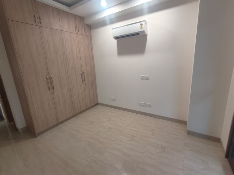 Room, super-mart-1 4 Bedroom 502 Sq.Yd. Builder Floor In Sector 27 Gurgaon 8987905