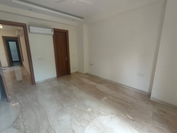 Room, super-mart-1 4 Bedroom 502 Sq.Yd. Builder Floor In Sector 27 Gurgaon 8987905