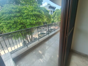Balcony in 4 BHK Builder Floor at Super Mart 1, Sector 27 – for Rent