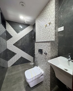 Attached Bathroom in 2.5 BHK Apartment at Dashrath Puri – for Sale