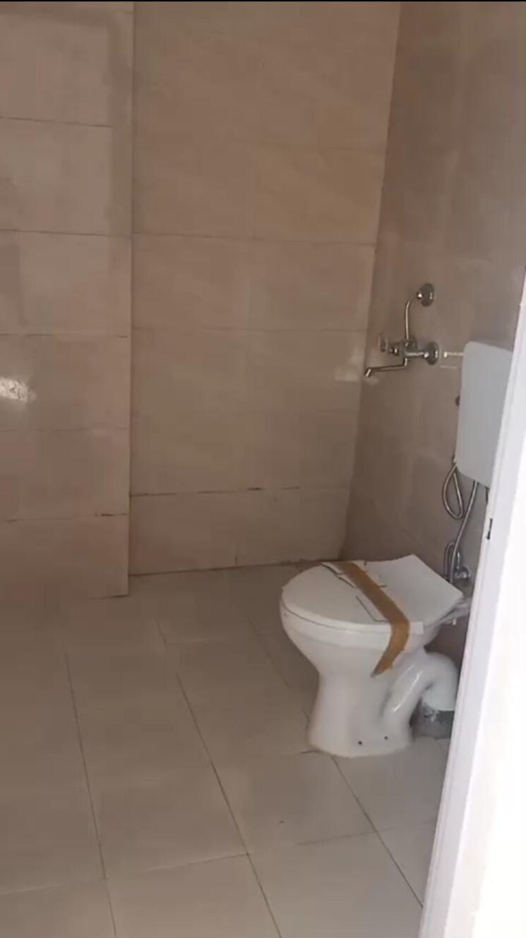 Bathroom, sarvome-shree-homes 3 Bedroom 645 Sq.Ft. Apartment In Sector 45 Faridabad 8987840