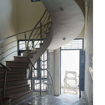 Staircase in 5 BHK Independent House at Gomti Nagar – for Rent