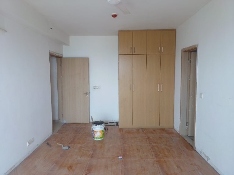 4 BHK + Servant Room 1930 Sq.Ft. Apartment in DLF New Town Heights II