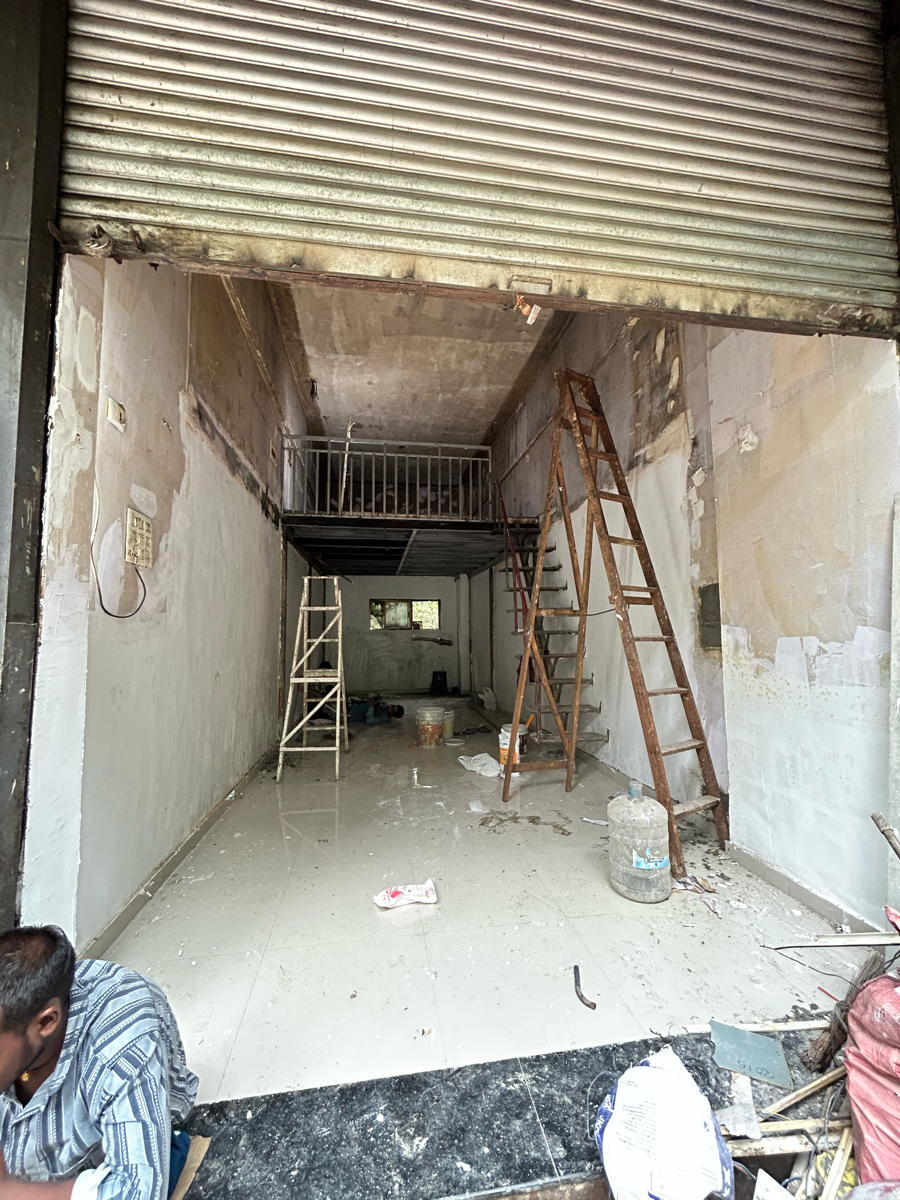 Retail Shop For Rent in Kris Corner Plaza