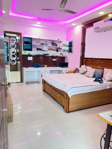 Room in 3 BHK Builder Floor at BP Homes, Sector 85 – for Rent