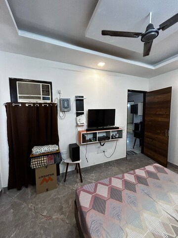 Living Room in 1 BHK Builder Floor at Sector 45 – for Rent