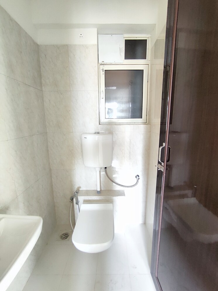 Bathroom, puraniks-tokyo-bay 1 Bedroom 425 Sq.Ft. Apartment In Kasarvadavali Thane 8988059