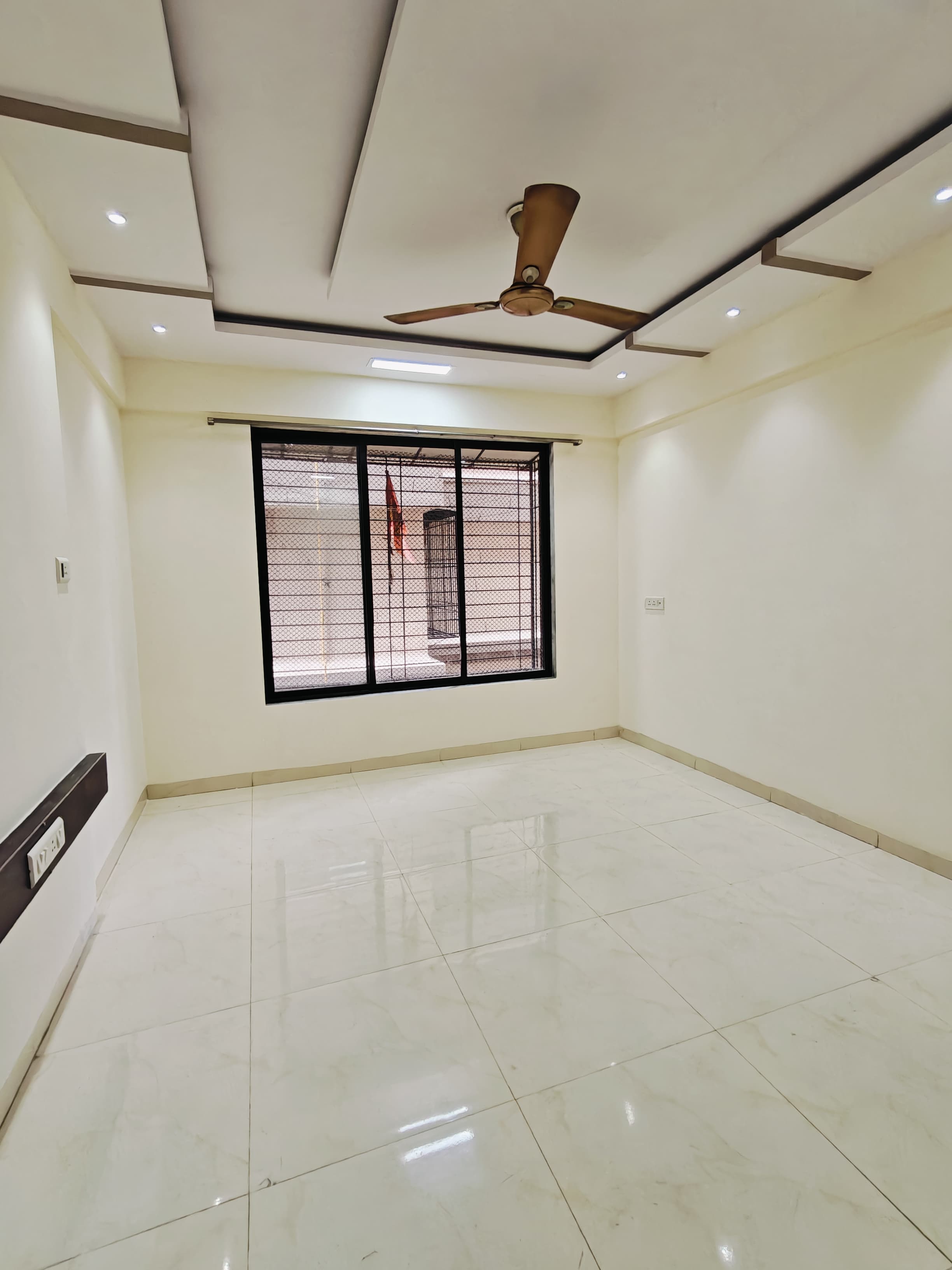 1 BHK Apartment For Rent in Tilak Nagar Building