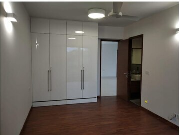 Room in 4 BHK Apartment at GBS Lavelle, Richmond Town – for Rent