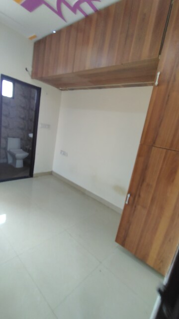 Room in 2 BHK Builder Floor at Dwarka Mor – for Rent