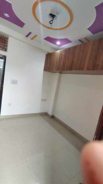 Room in 2 BHK Builder Floor at Dwarka Mor – for Rent